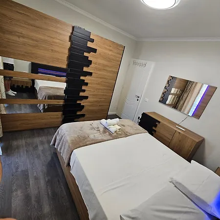 Center Apartment *